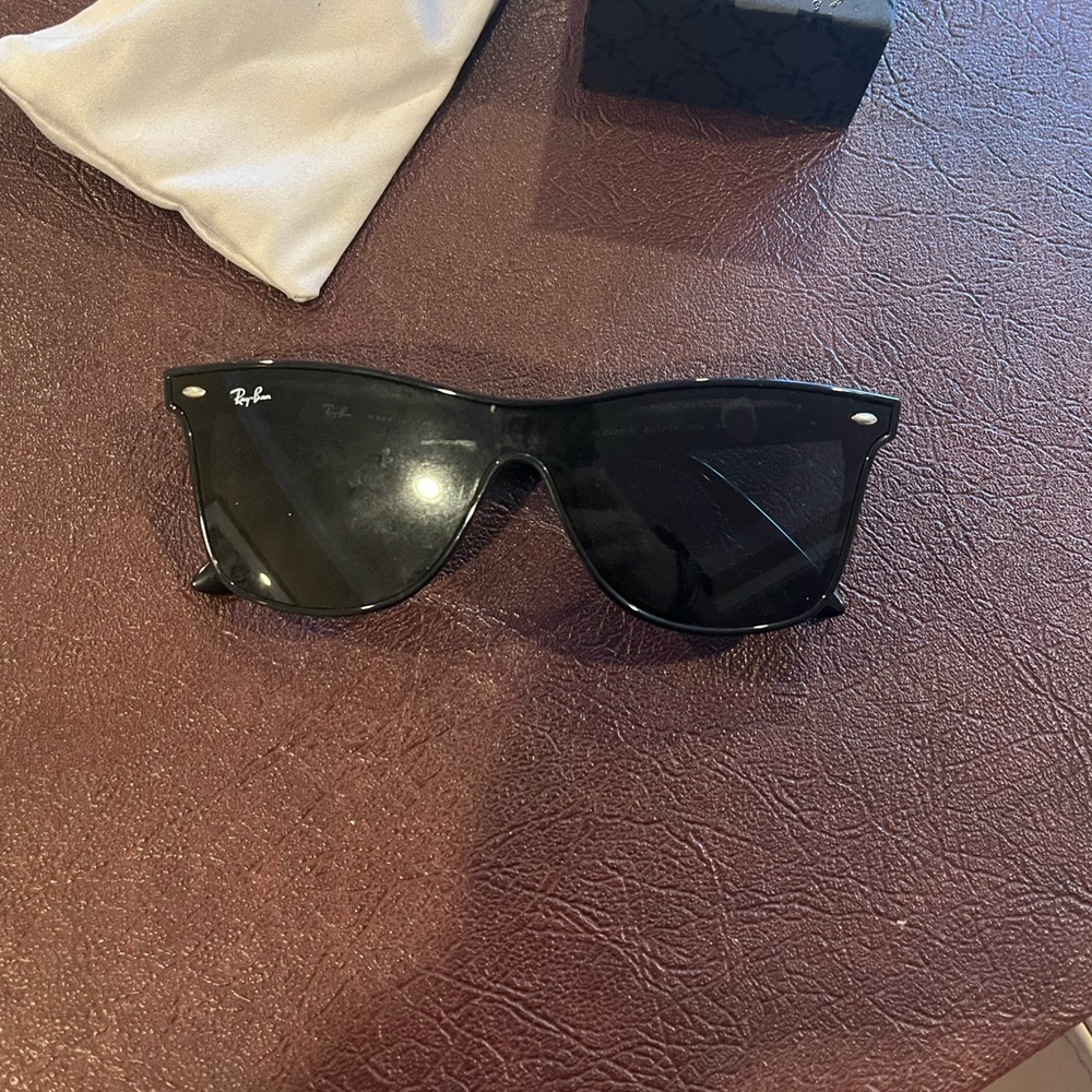 Modern ray-ban sunglasses